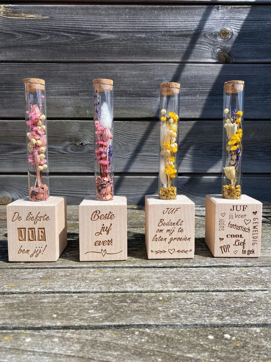 Bedankje met droogbloemen voor juf of meester